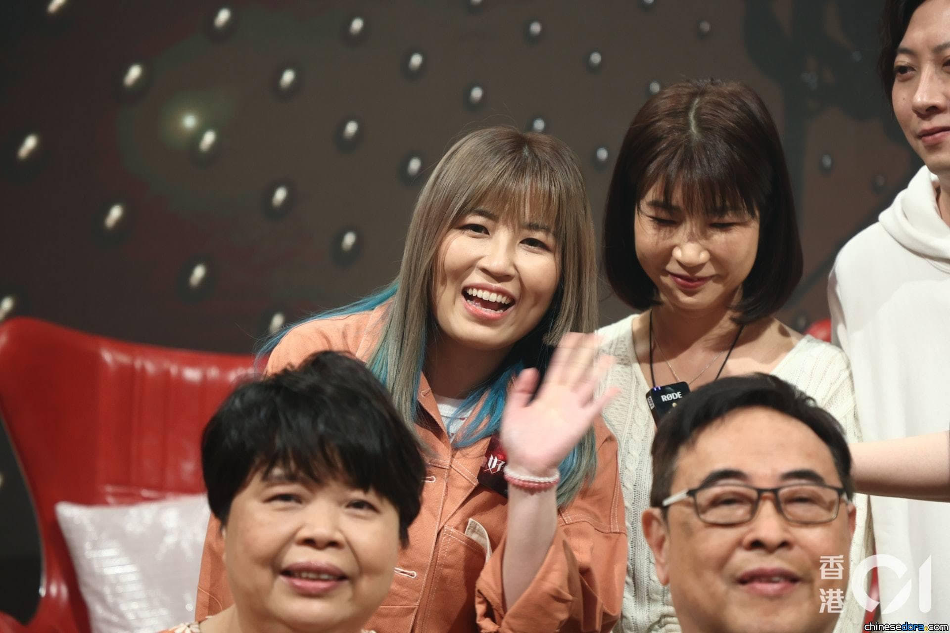 [香港] TVB宣傳最新電視節目 「多啦A夢」第三代粵語配音員「黃昕瑜」露面