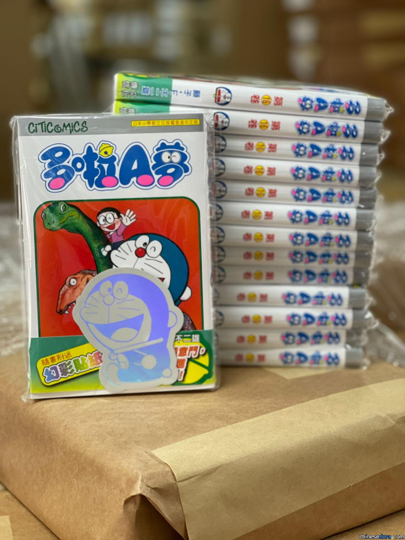 [香港] 新年新開始！《多啦A夢》第16卷再版上市 附送〈宇宙泰山〉設計幻彩貼紙！