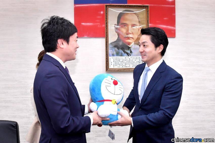 [台灣] 哆啦A夢促進台日情誼！高岡市長角田悠紀訪台 致贈台北市長蔣萬安「哆啦A夢玩偶」