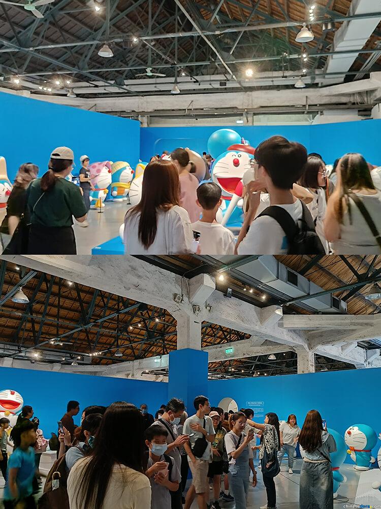 [台灣] 《100%哆啦A夢&FRIENDS 巡迴特展 台北站》8/24紀錄：10點半後人潮眾多，新增馬克杯商品、扭蛋胸章機台暫時移除