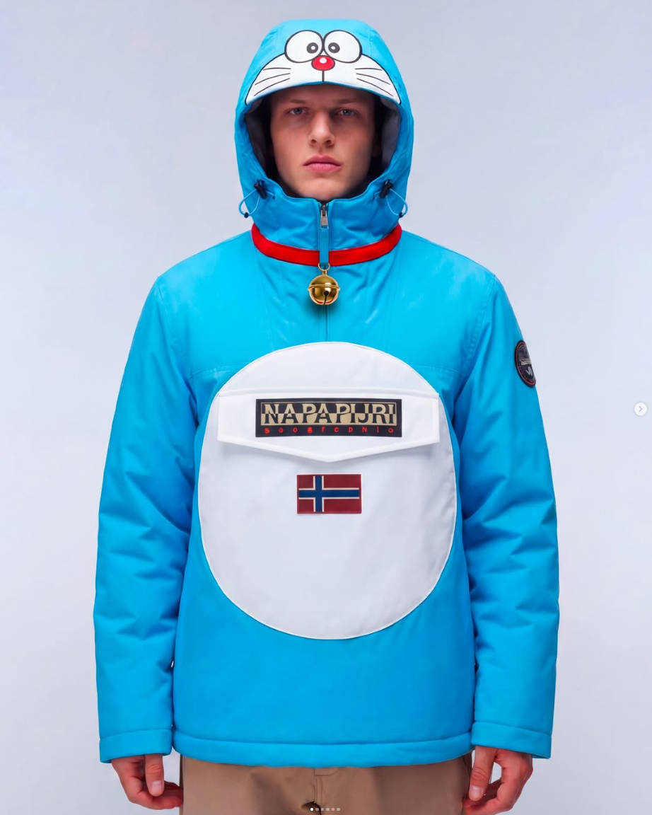 [概念商品] 哆啦A夢聯名機能外套品牌？創作者 strangecollabo 以 AI 視覺打造「不存在的哆啦A夢商品」