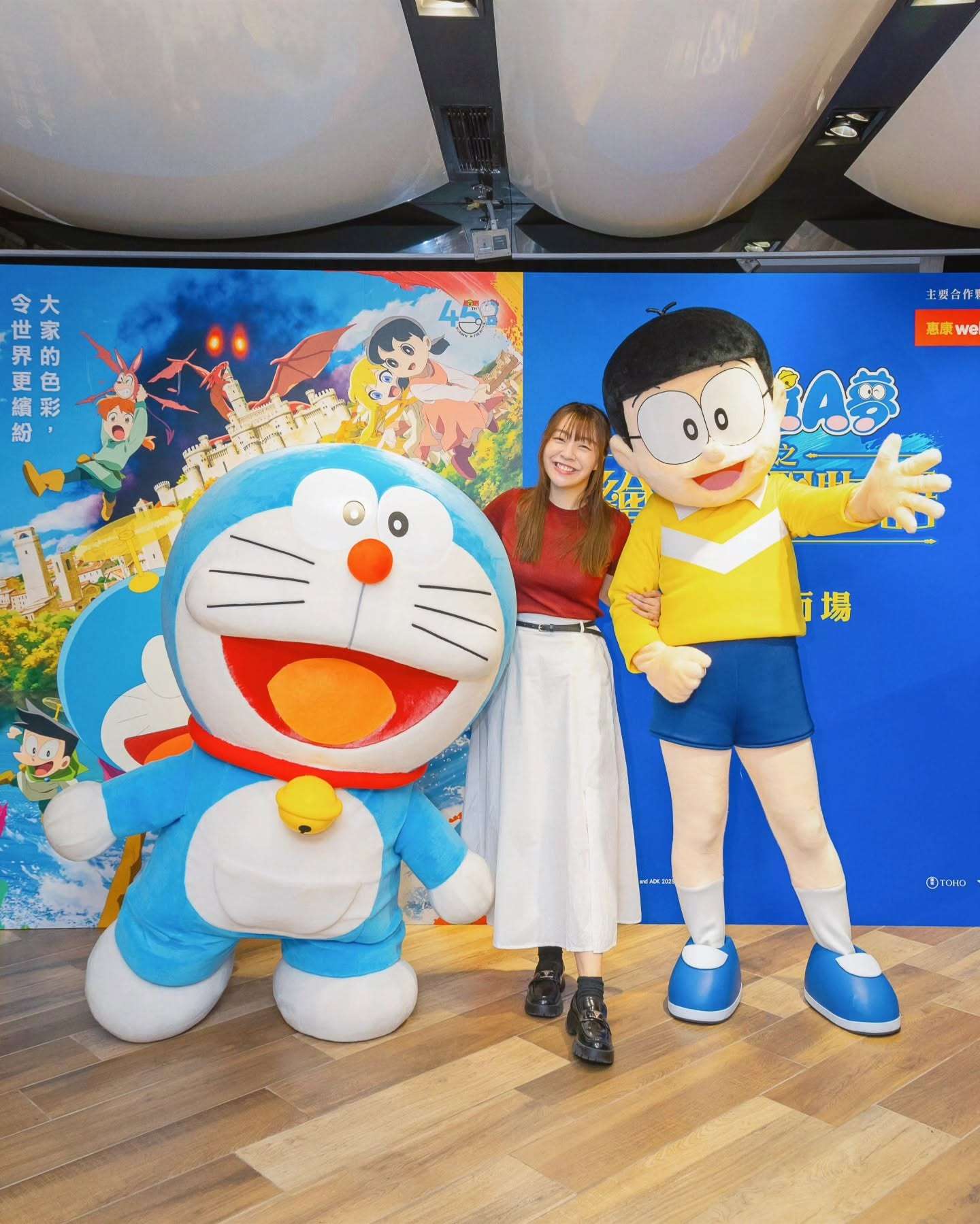 [訃報] 四語司儀施可瑩不敵癌症離世 曾擔任《電影多啦A夢：大雄之繪畫世界物語》香港首映場主持