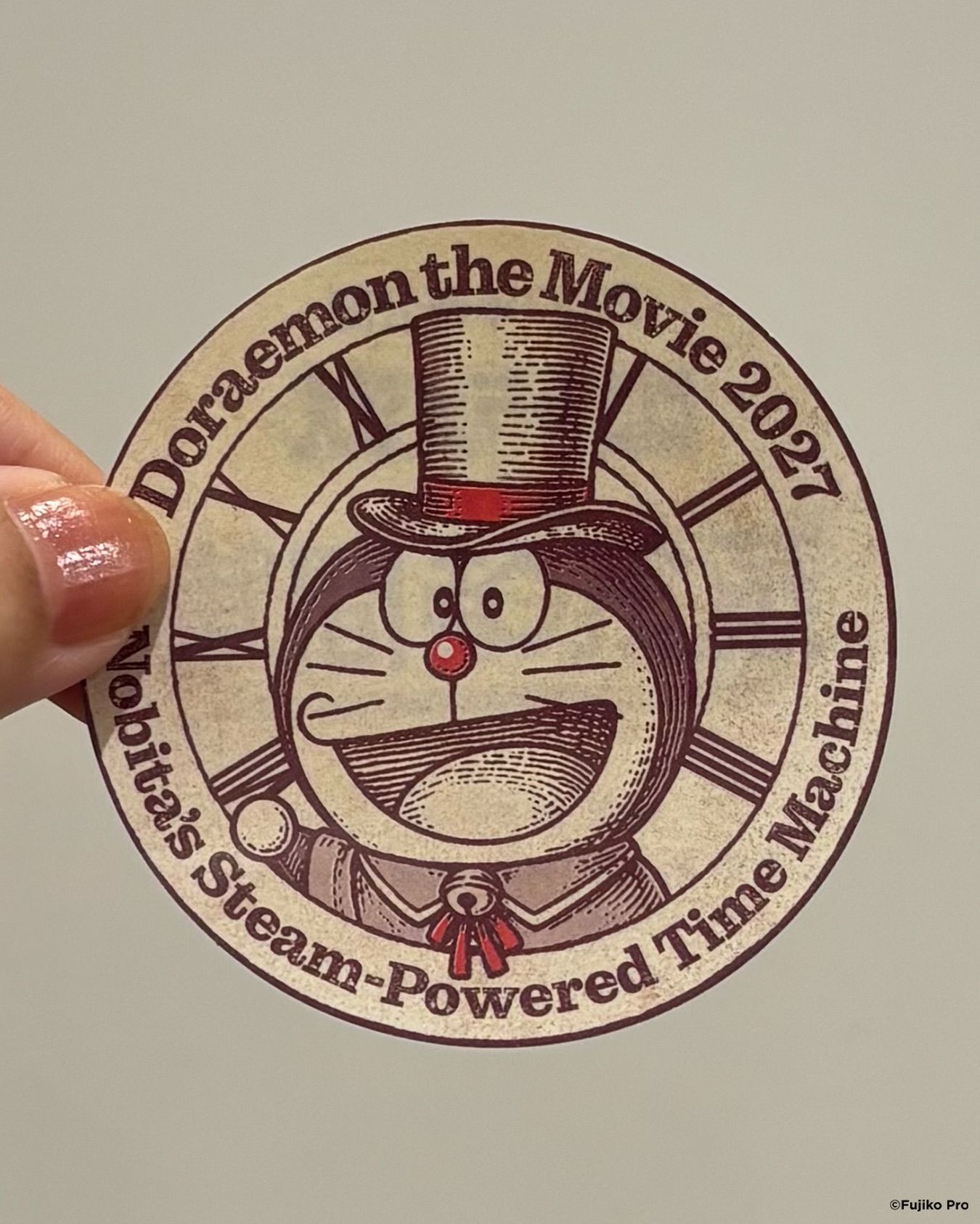 [日本] 7月24日起參觀「100% DORAEMON & FRIENDS」東京特展　限量送新電影《大雄的蒸汽時間車》特別貼紙